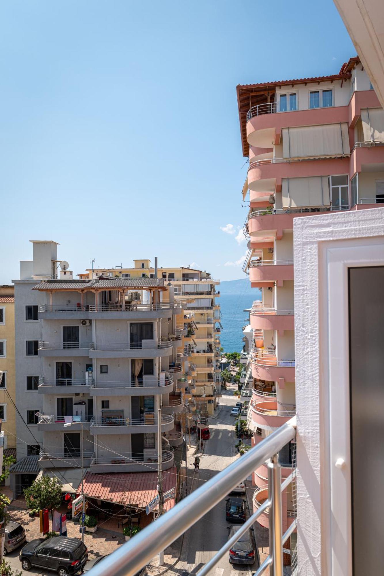 Meri's 25 Sarandë